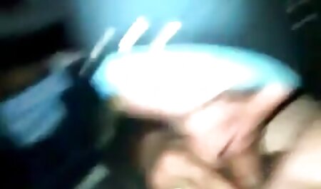 با گربه شلخته بازی می کند و او را از پشت دانلود سوپر سکسی خارجی سر می دهد